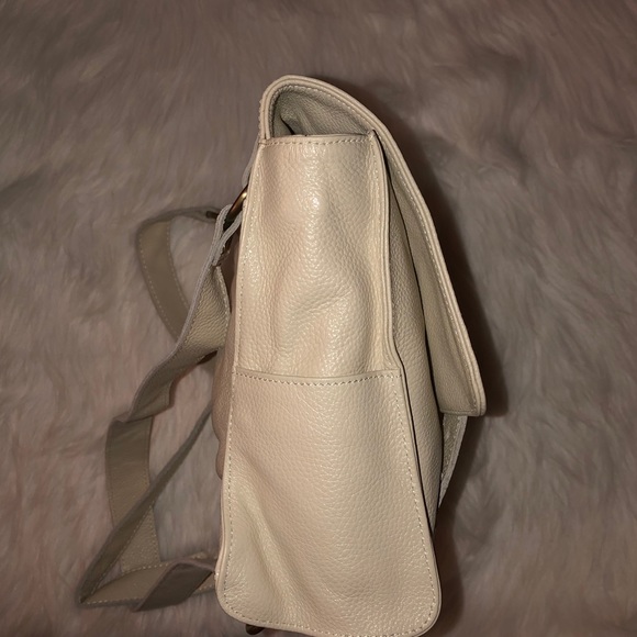 NWOT Vere Verto Leather Cream Convertible Backpack - Picture 4 of 8